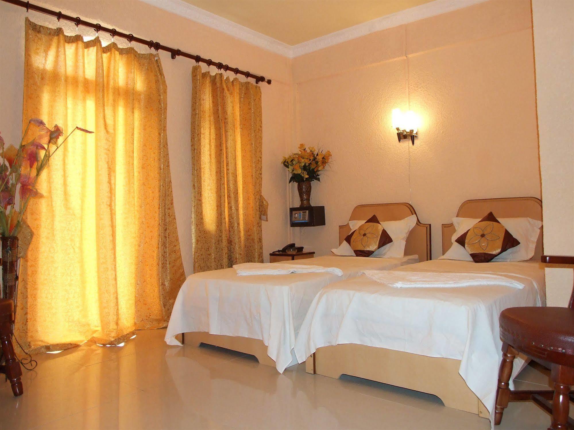 White Shell Lounge And Restaurant Hotel Flic en Flac Luaran gambar